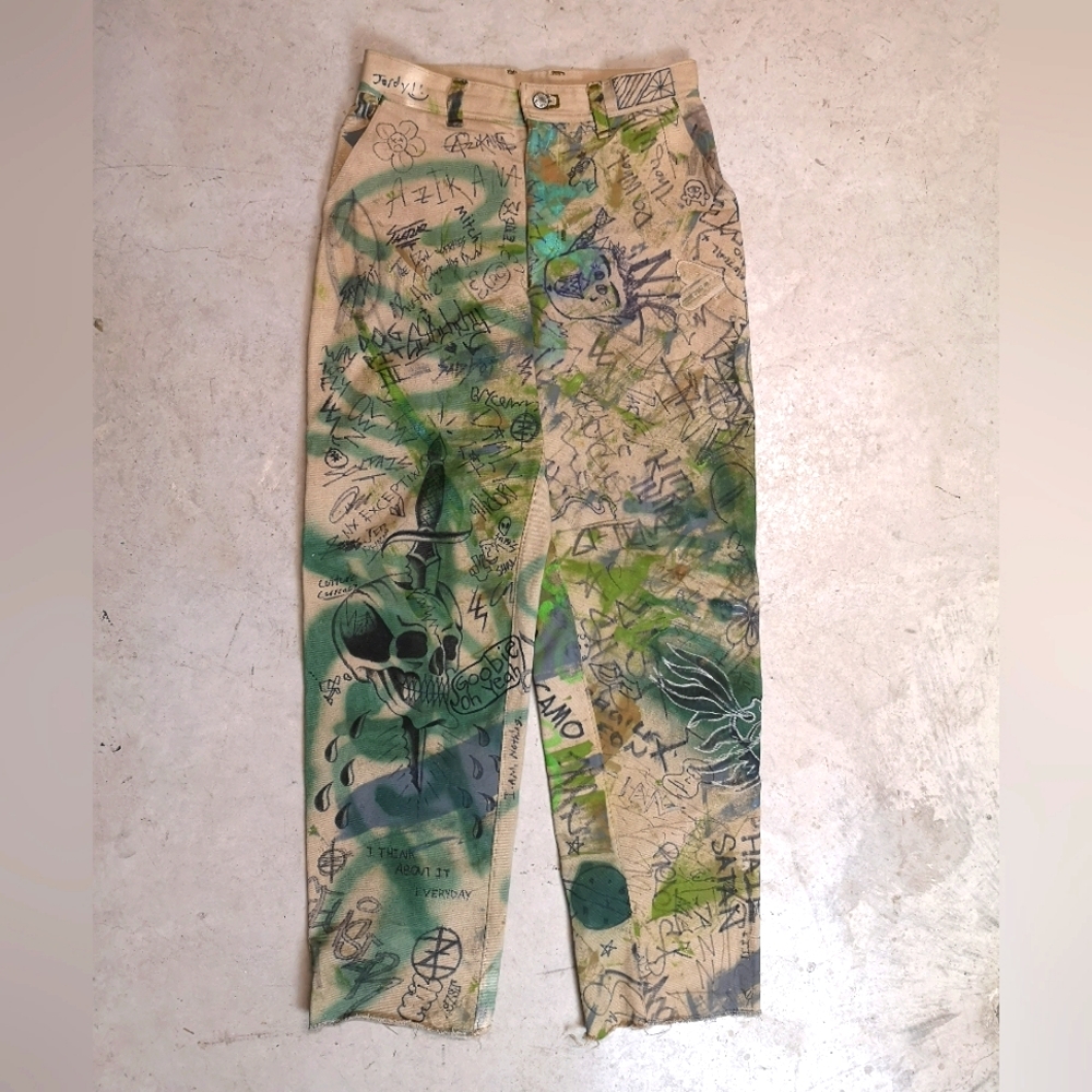 GRAFFITI CAMO DENIM